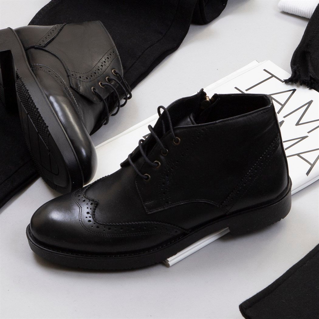 Siyah Uzun Kaşe Kaban Boğazlı Kazak Atkı Pantolon Bot Kombin