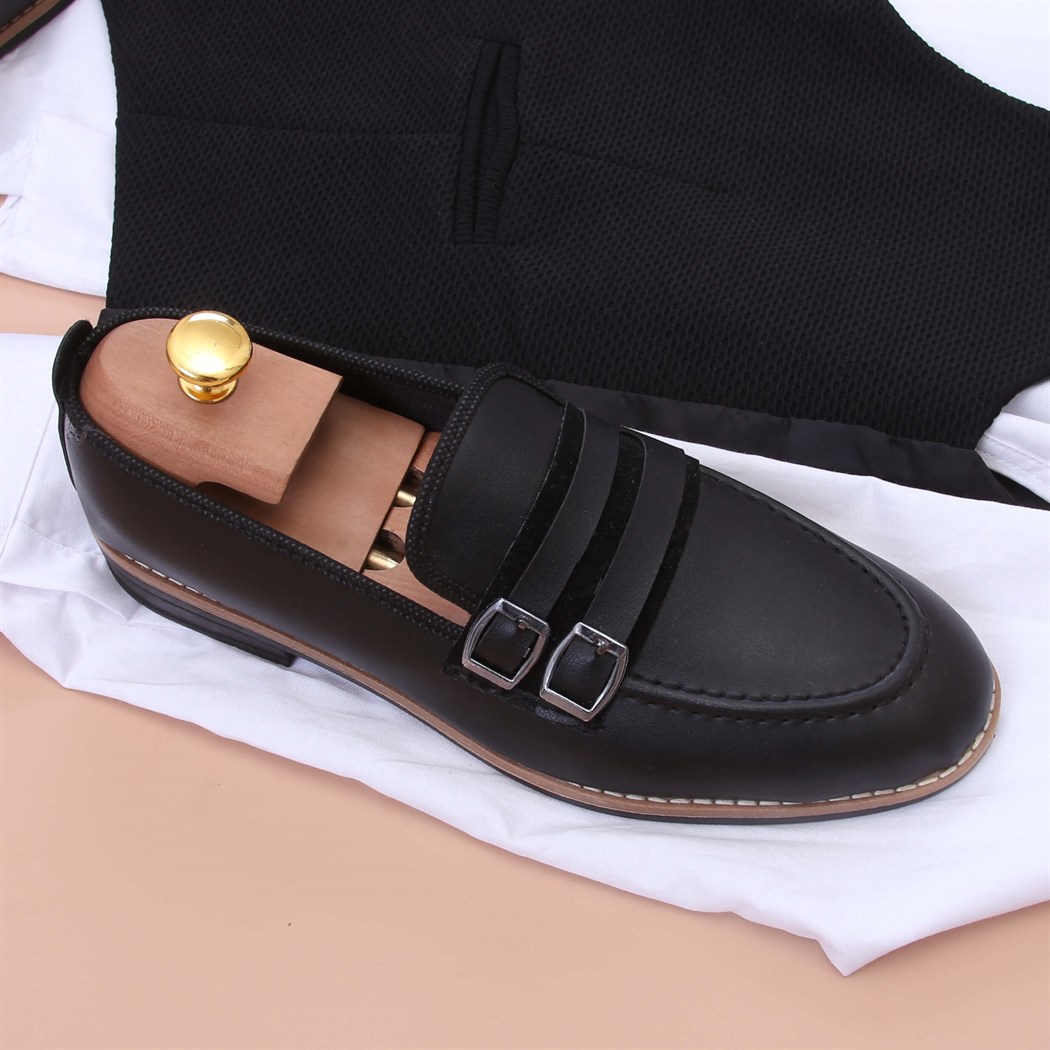 Siyah Yelek Beyaz Gömlek Kumaş Pantolon Klasik Ayakkabı Koımbini 