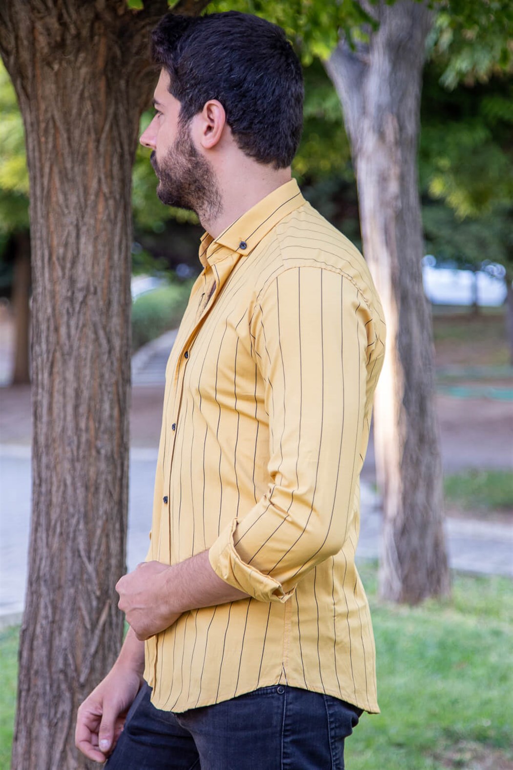 Sli̇m fi̇t geni̇ş çi̇zgi̇li hardal klasi̇k gömlek