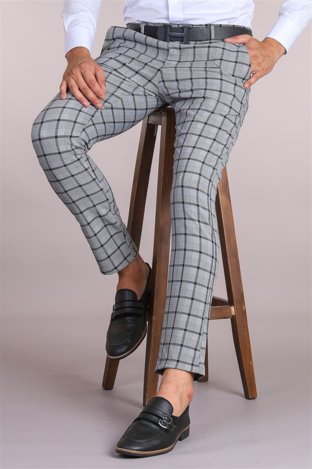 Slim Fit Ekoseli Gri Pantolon