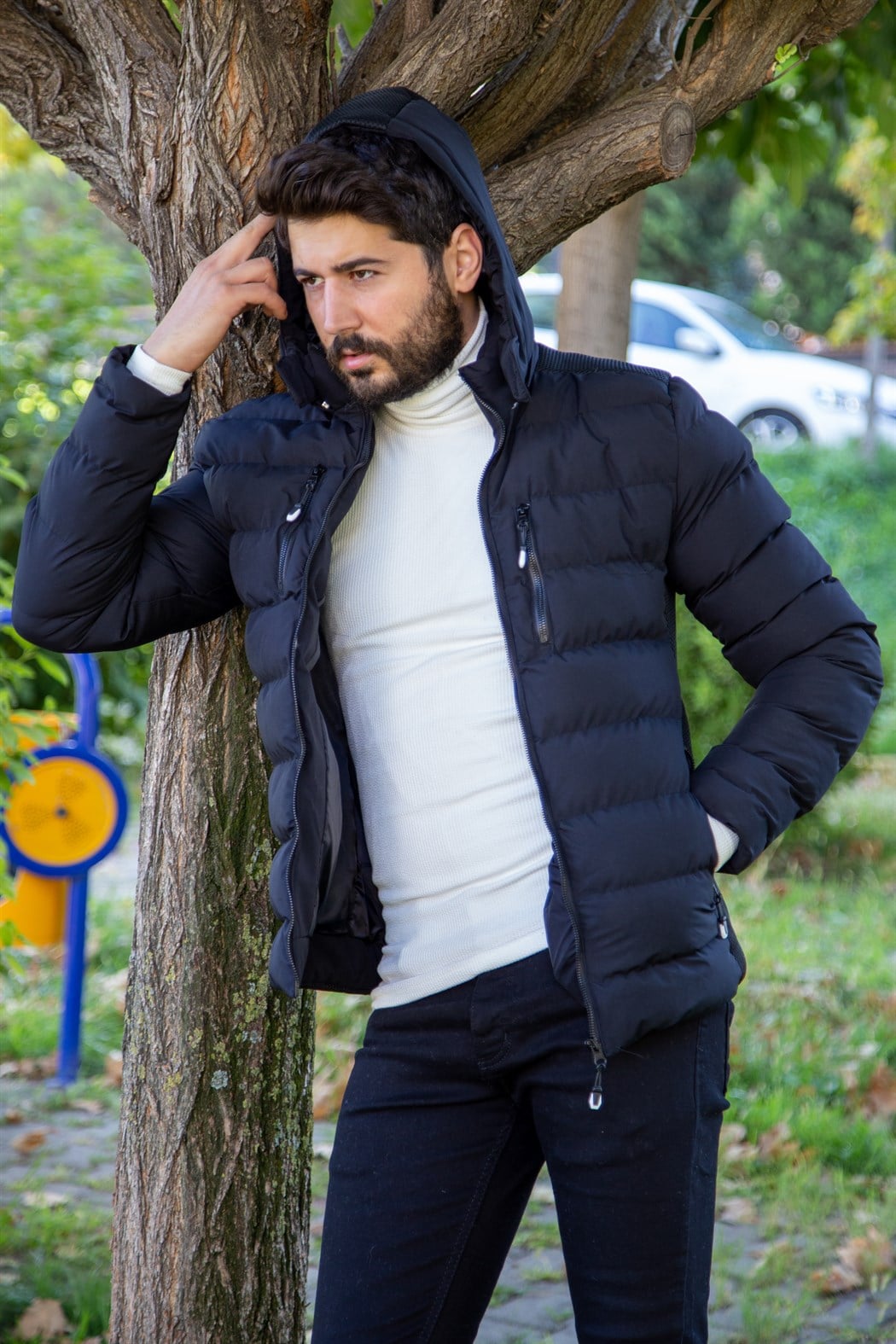 Slim fit fileli siyah şişme mont