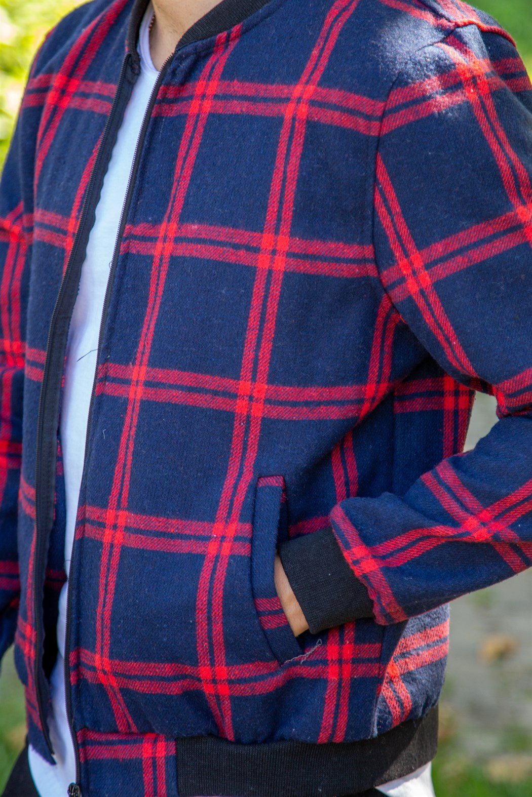 Slim fit hakim yaka lacivert üzeri kırmızı ekoseli mont ceket