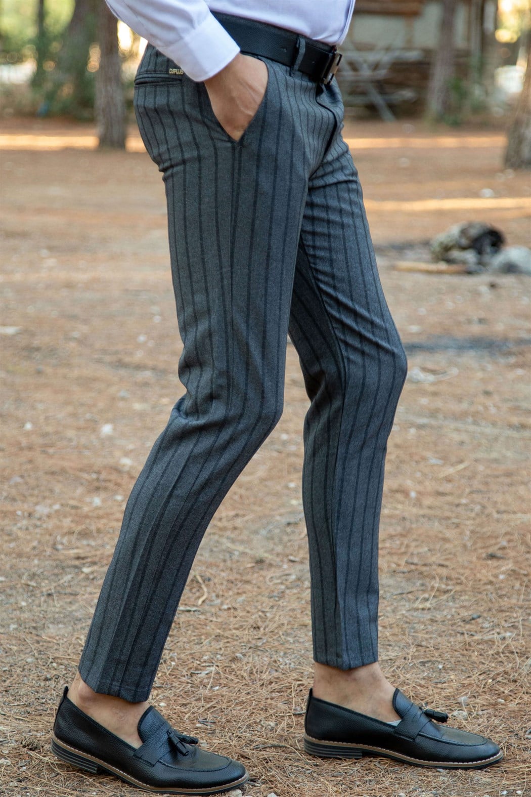 Slim fit yan cep detaylı füme üzeri koyu gri çizgili kumaş pantolon