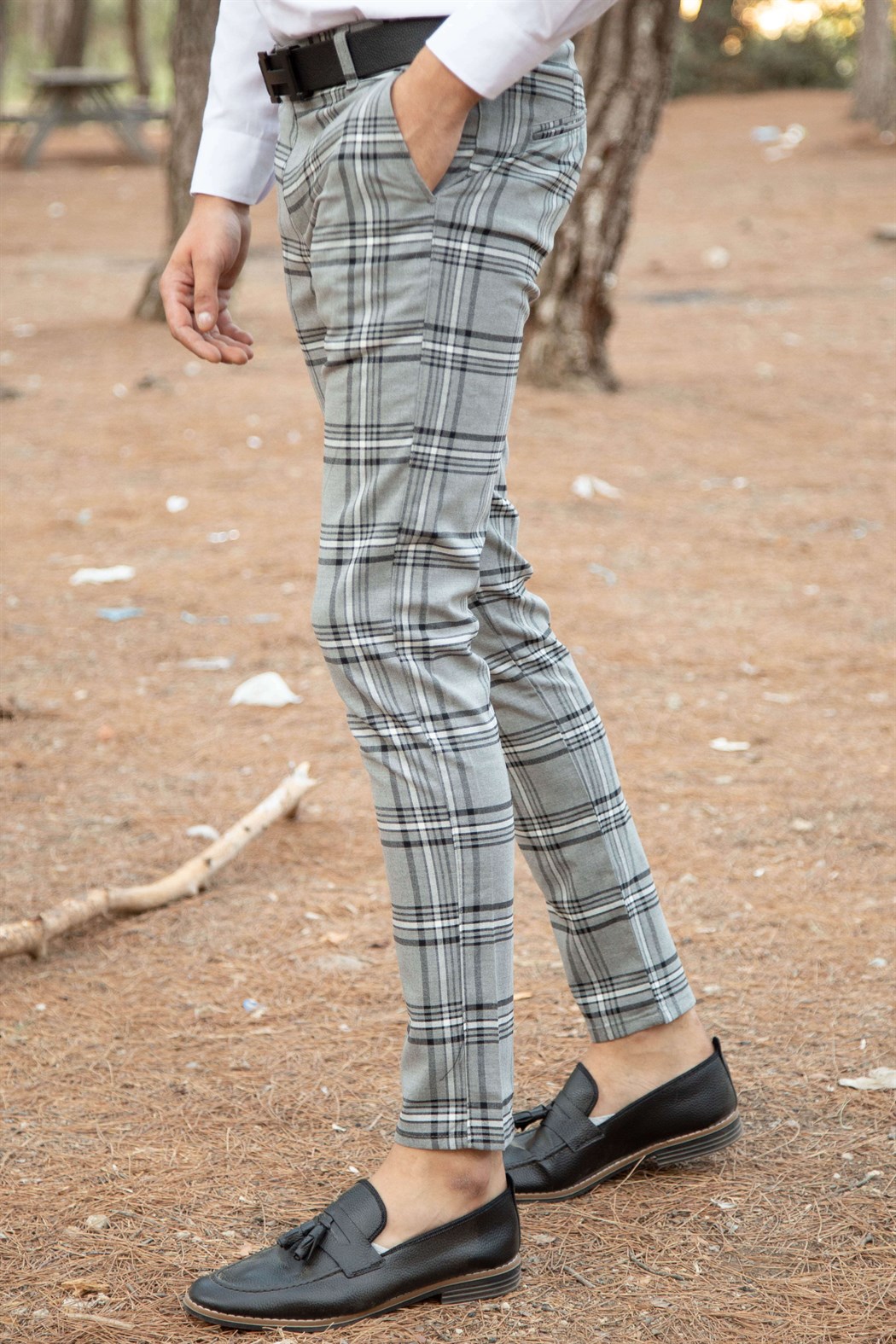 Slim fit yan cep detaylı geniş ekoseli gri pantolon