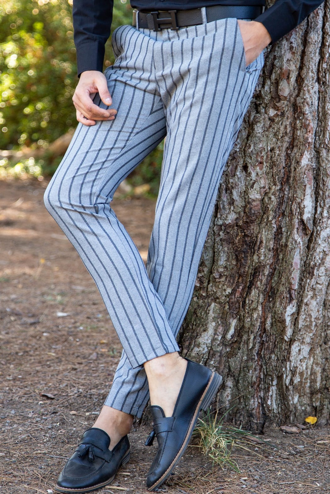 Slim fit yan cep detaylı gri üzeri koyu gri çizgili kumaş pantolon