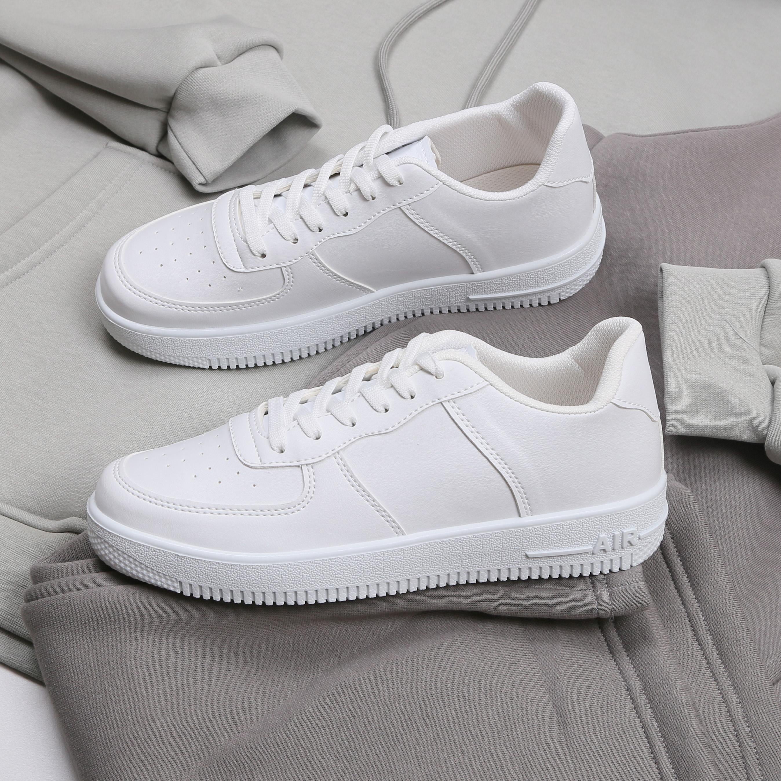 Su Yeşili Kapşonlu Sweatshirt Eşofman Altı Ayakkabı Kombini