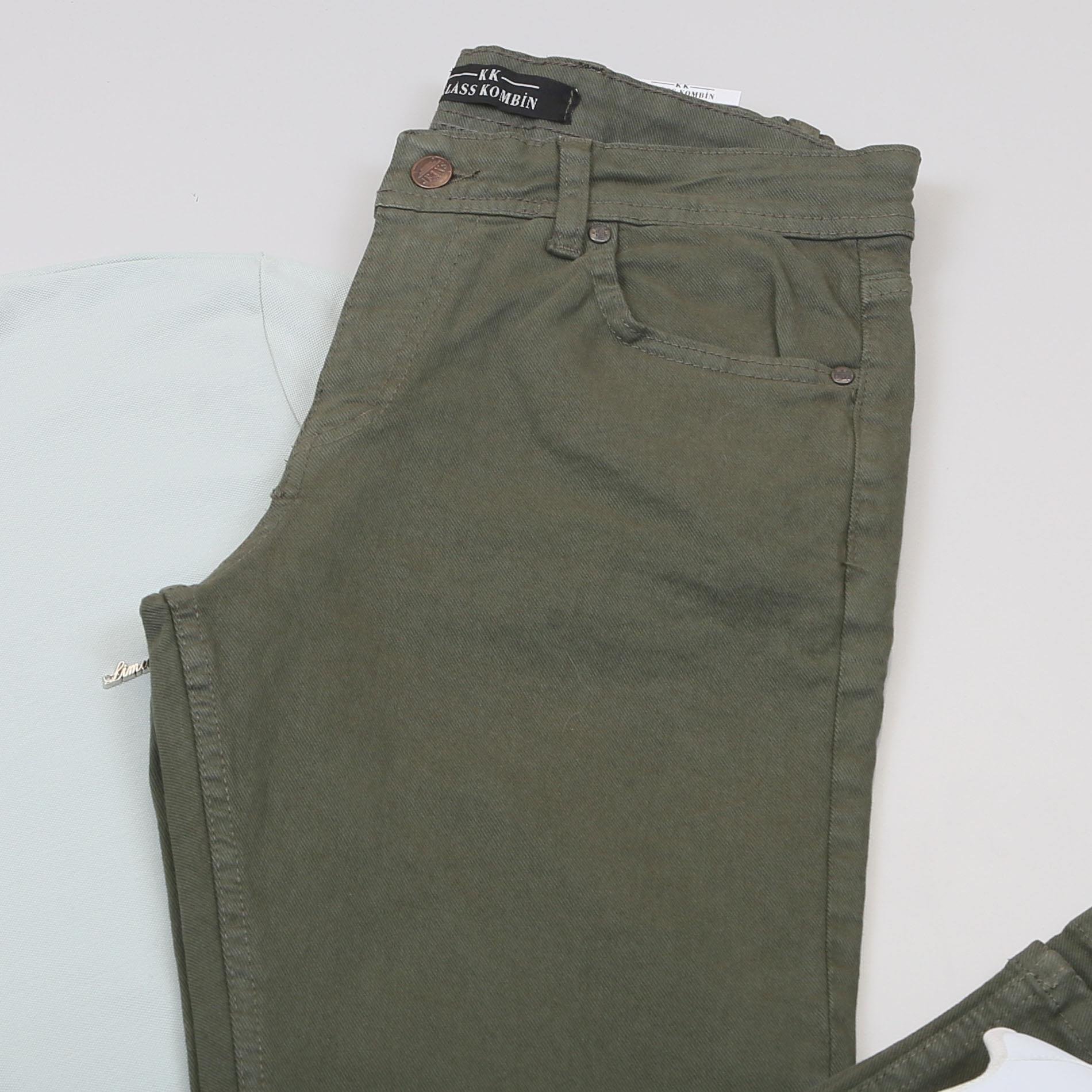 Su Yeşili Polo Yaka Tişört Pantolon Ayakkabı Kombin