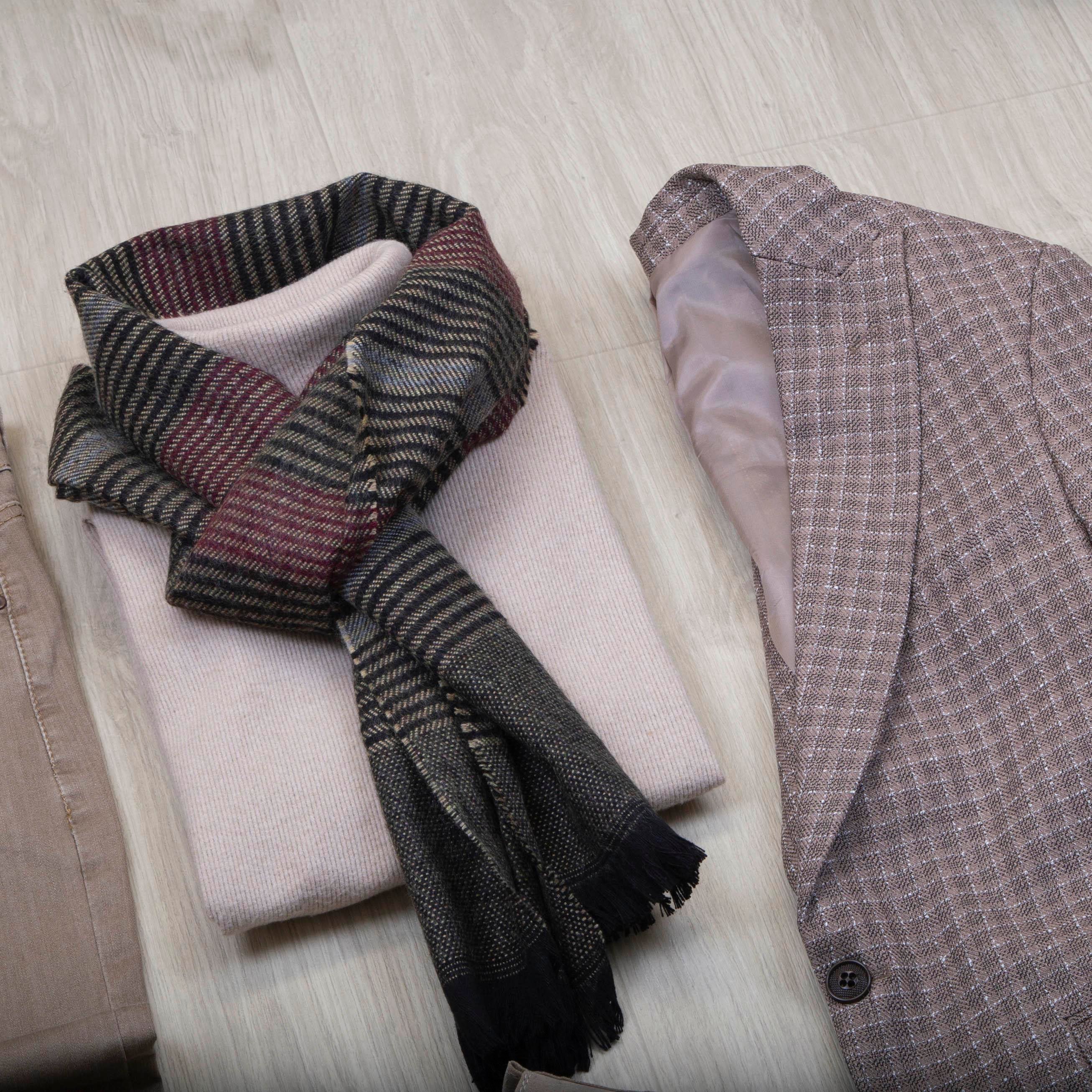 Sütlü Kahve Ekose Blazer Ceket Boğazlı Body Pantolon Bot Kombin