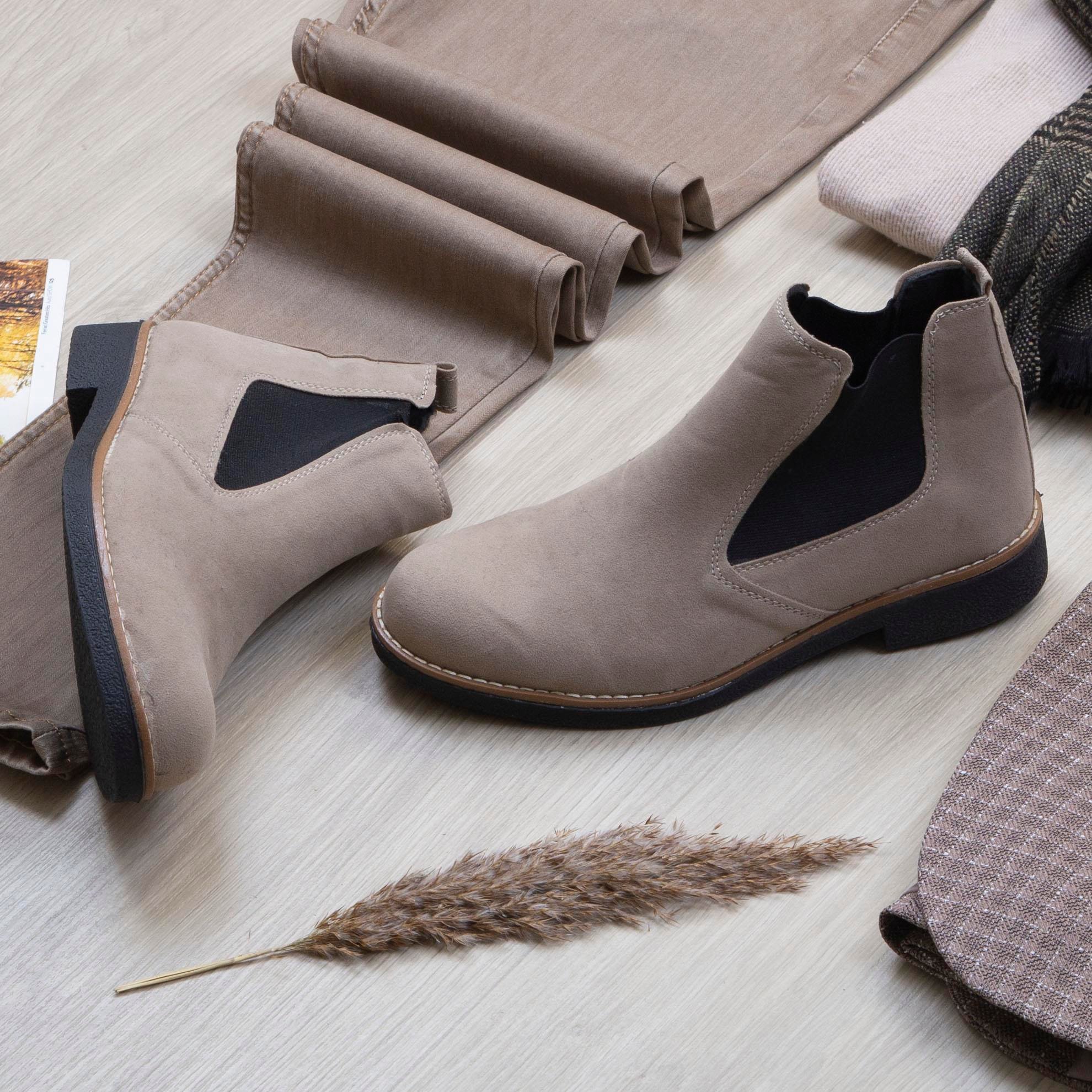 Sütlü Kahve Ekose Blazer Ceket Boğazlı Body Pantolon Bot Kombin