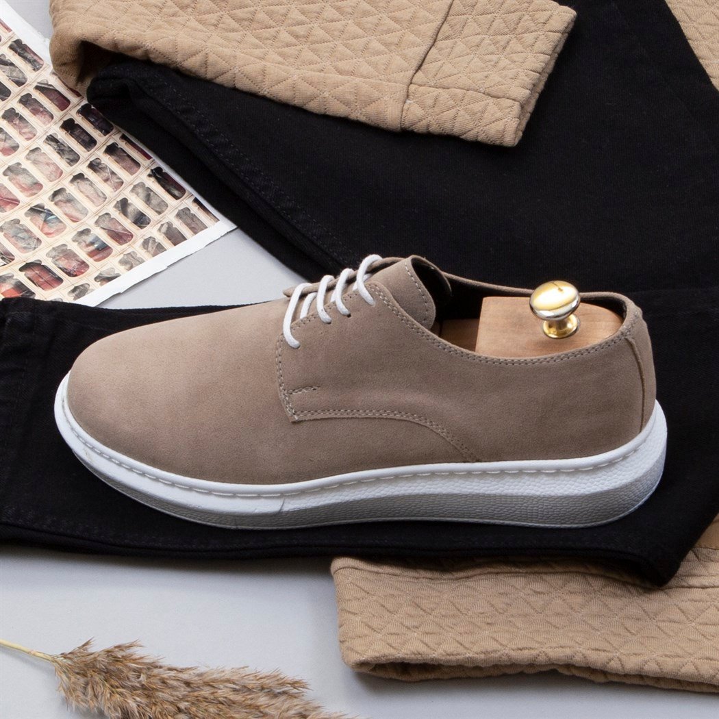 Sütlü Kahve Kapşonlu Sweat Pantolon Ayakkabı Kombin