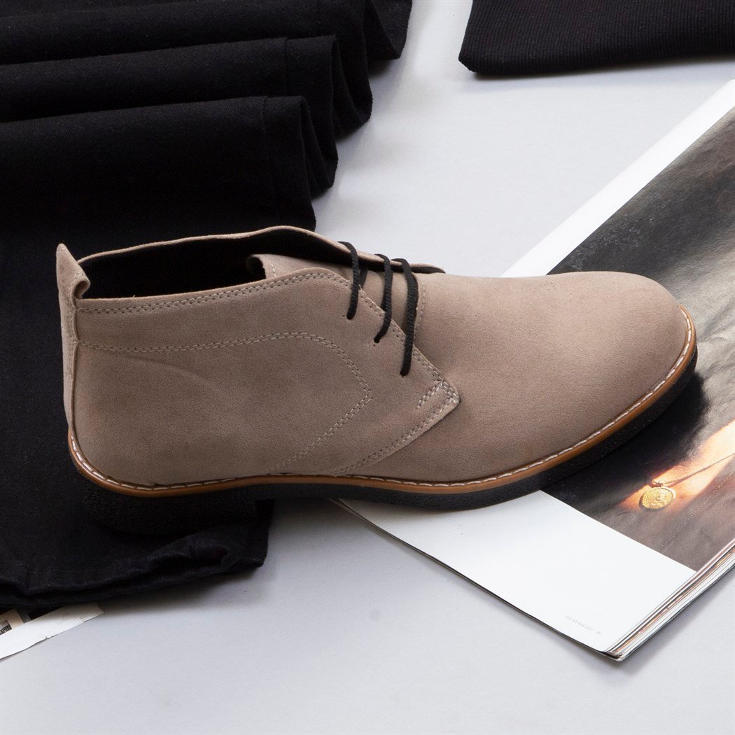 Sütlü Kahve Kaşe Ceket Boğazlı Kazak Pantolon Bot Kombin