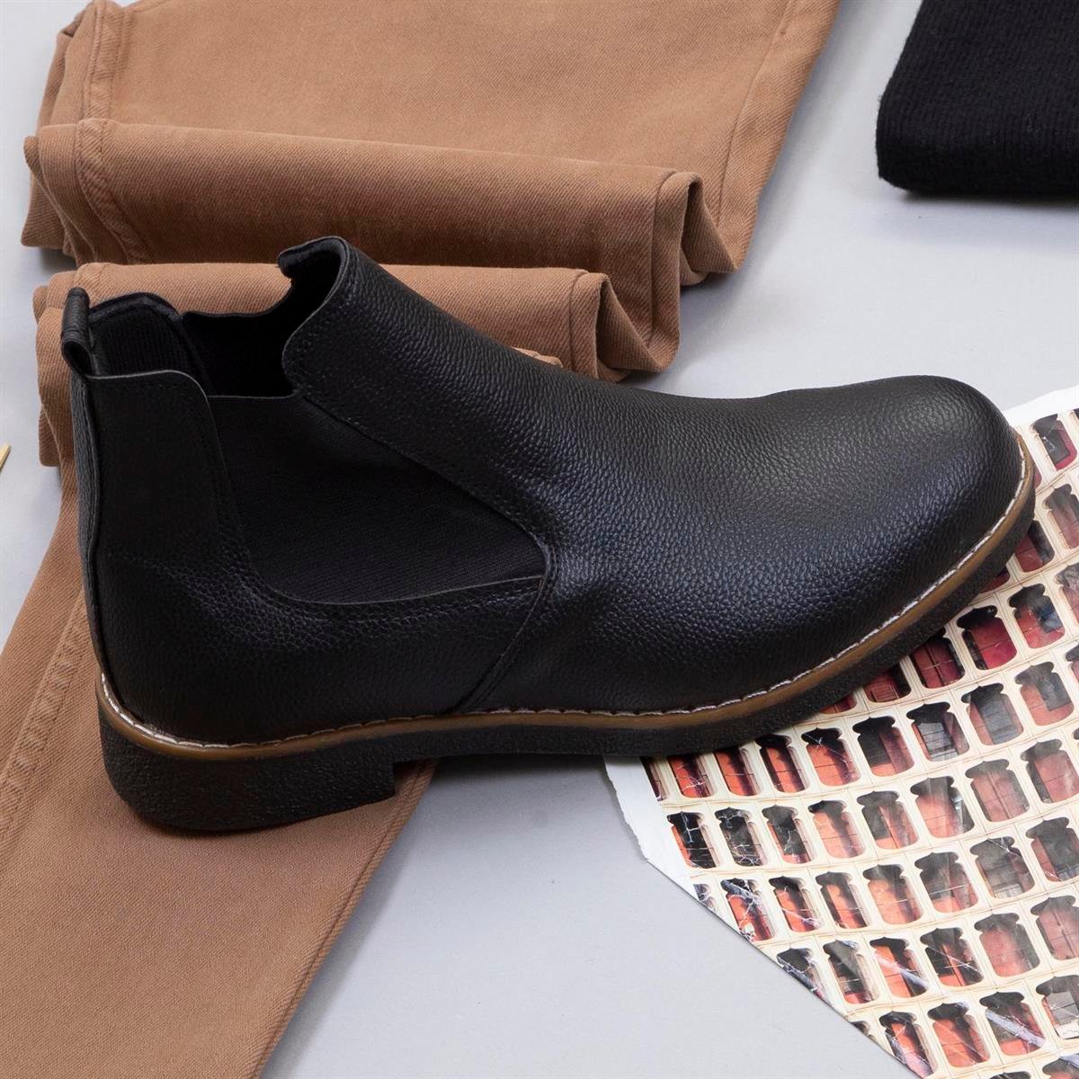 Sütlü Kahve Kaşe Ceket Boğazlı Kazak Pantolon Ayakkabı Kombin