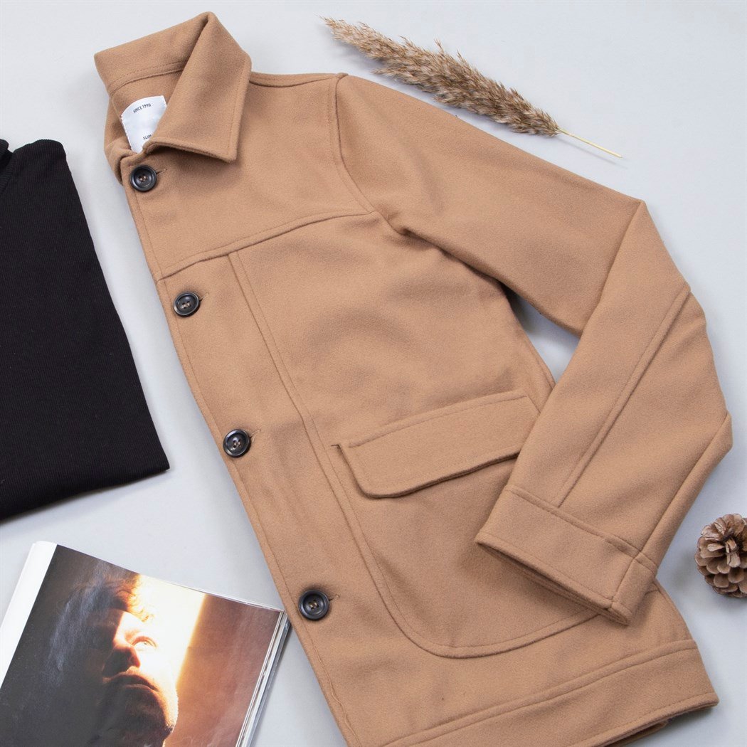 Sütlü Kahve Kaşe Ceket Boğazlı Kazak Pantolon Bot Kombin