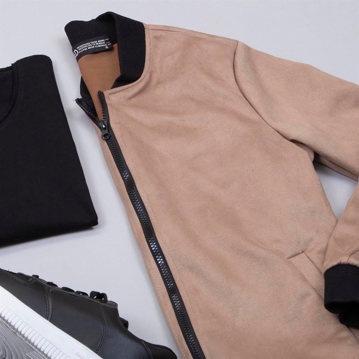 Sütlü Kahve Nubuk Ceket Tişört Pantolon Ayakkabı Kombin