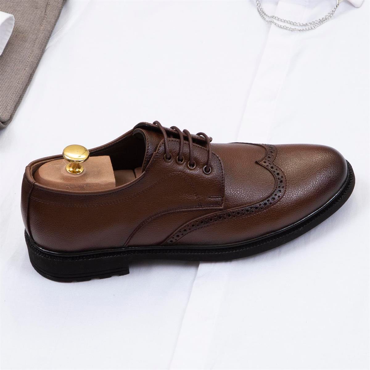 Sütlü Kahve Pantolon Beyaz Gömlek Ayakkabı Kombin