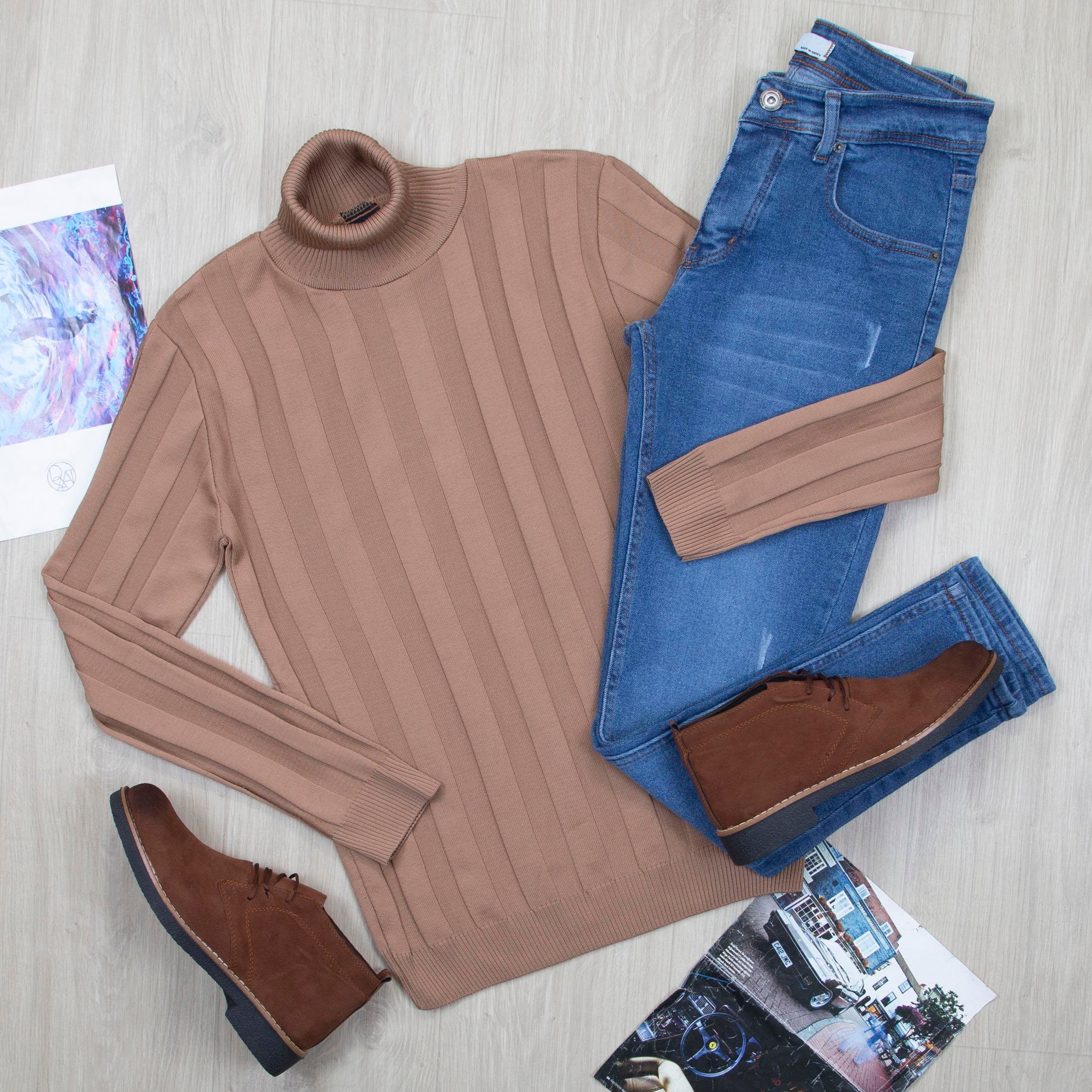 Taba Boğazlı Triko Kazak Pantolon Bot Kombin