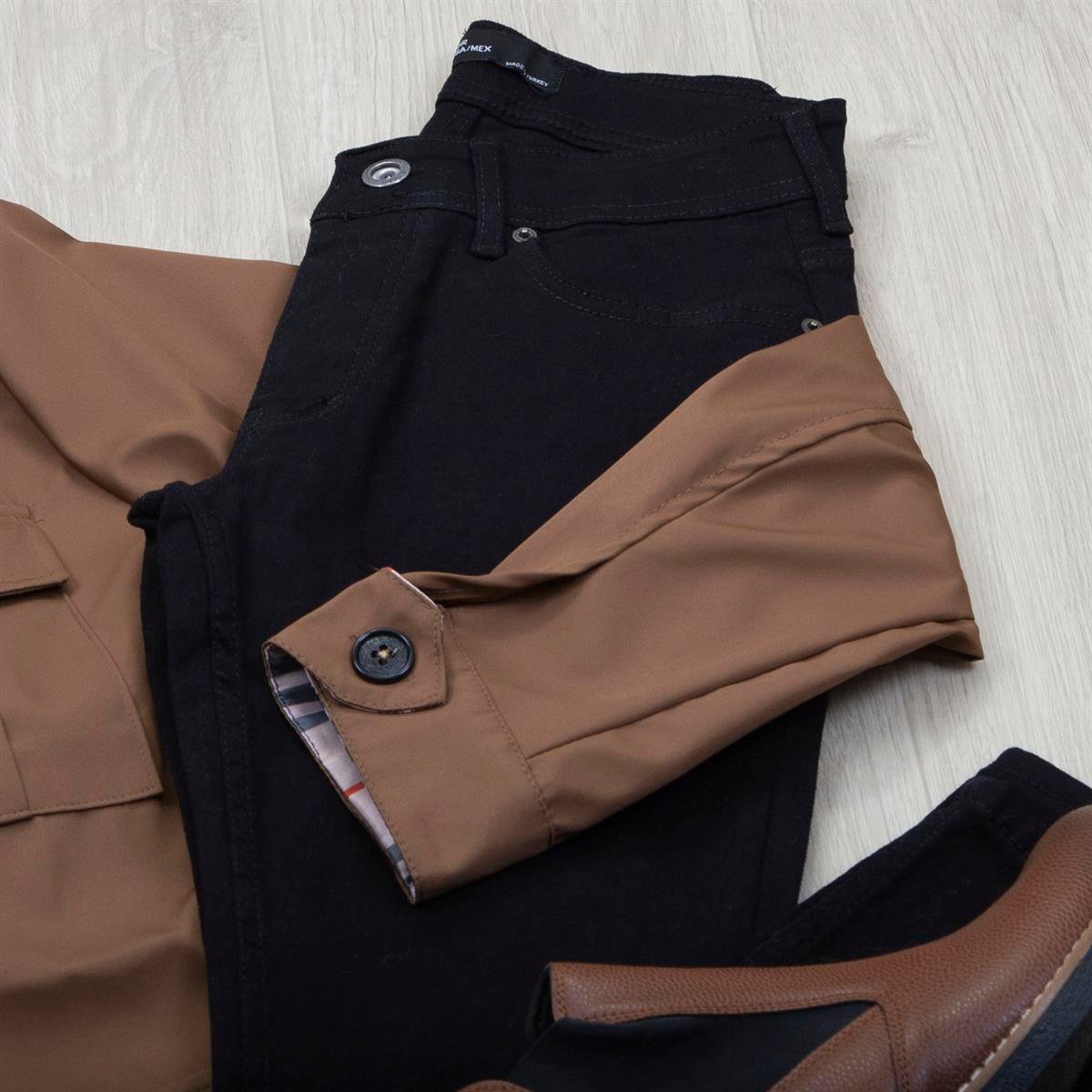 Taba Ceket Boğazlı Body Pantolon Bot Kombin