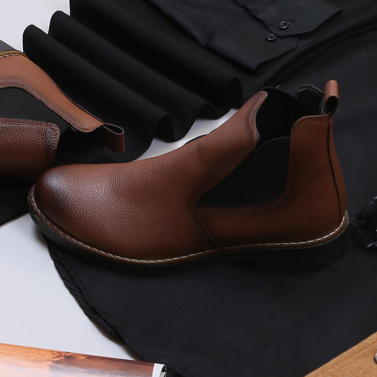 Taba Kaşe Kaban Boğazlı Body Pantolon Bot Kombin