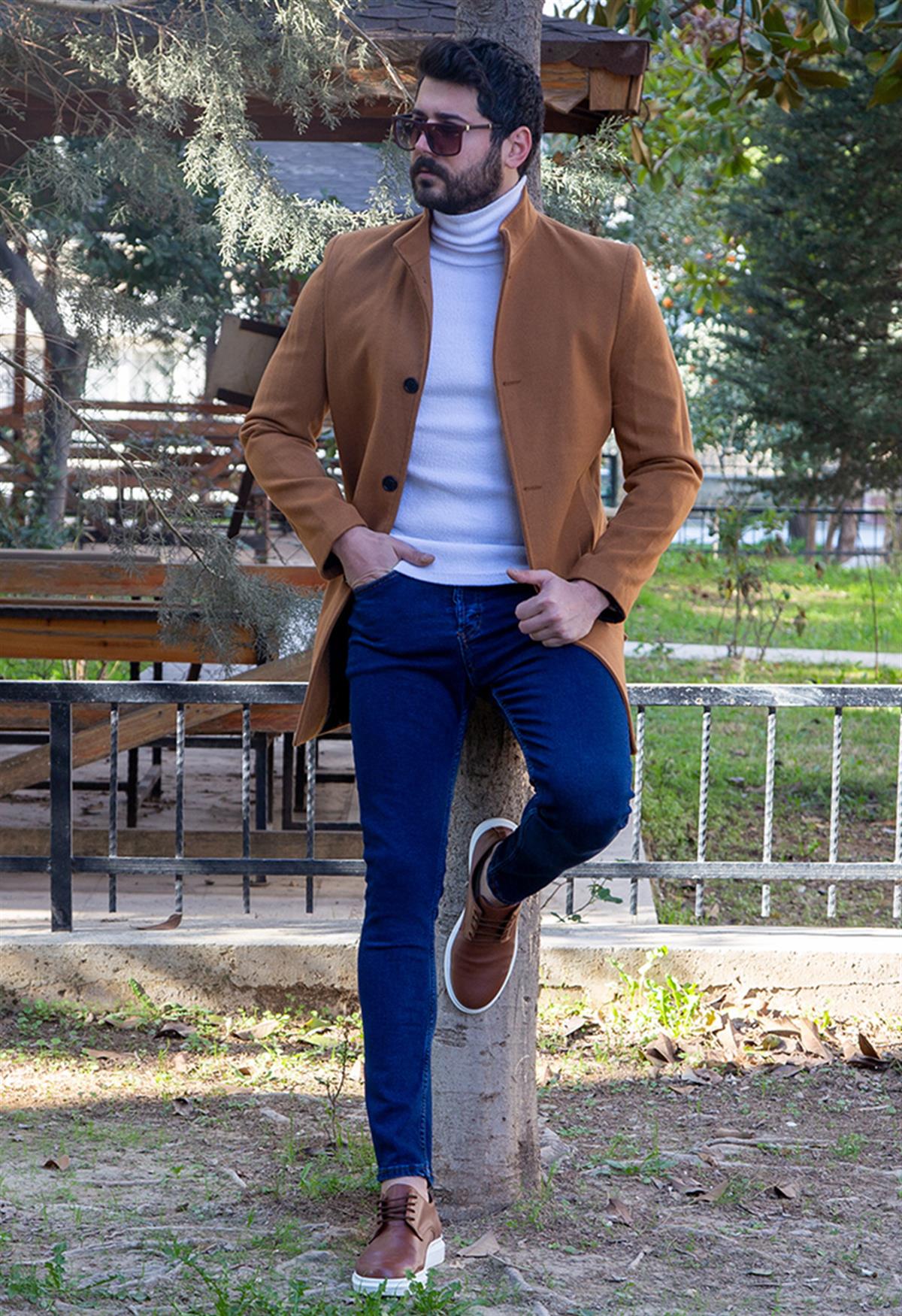 Taba Kaşe Kaban Boğazlı Kazak Pantolon Ayakkabı Kombin