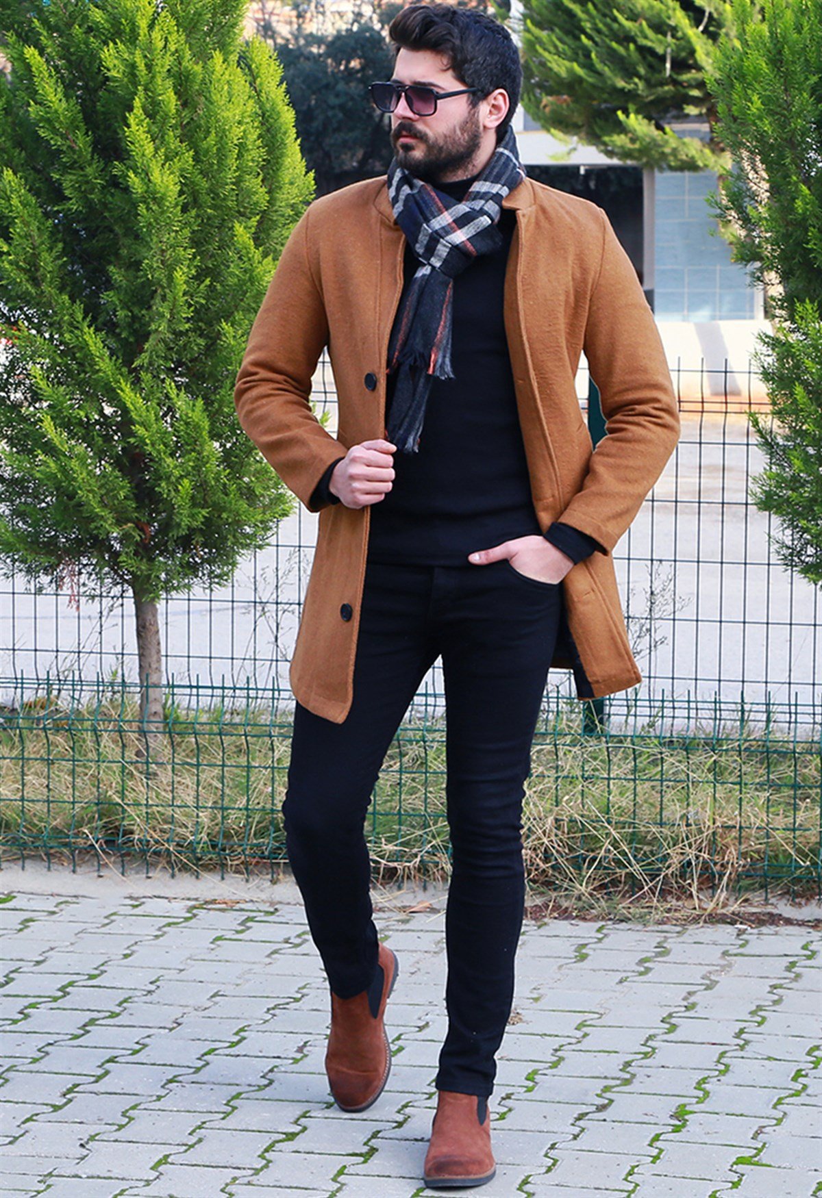 Taba Kaşe Kaban Boğazlı Kazak Pantolon Atkı Bot Kombin