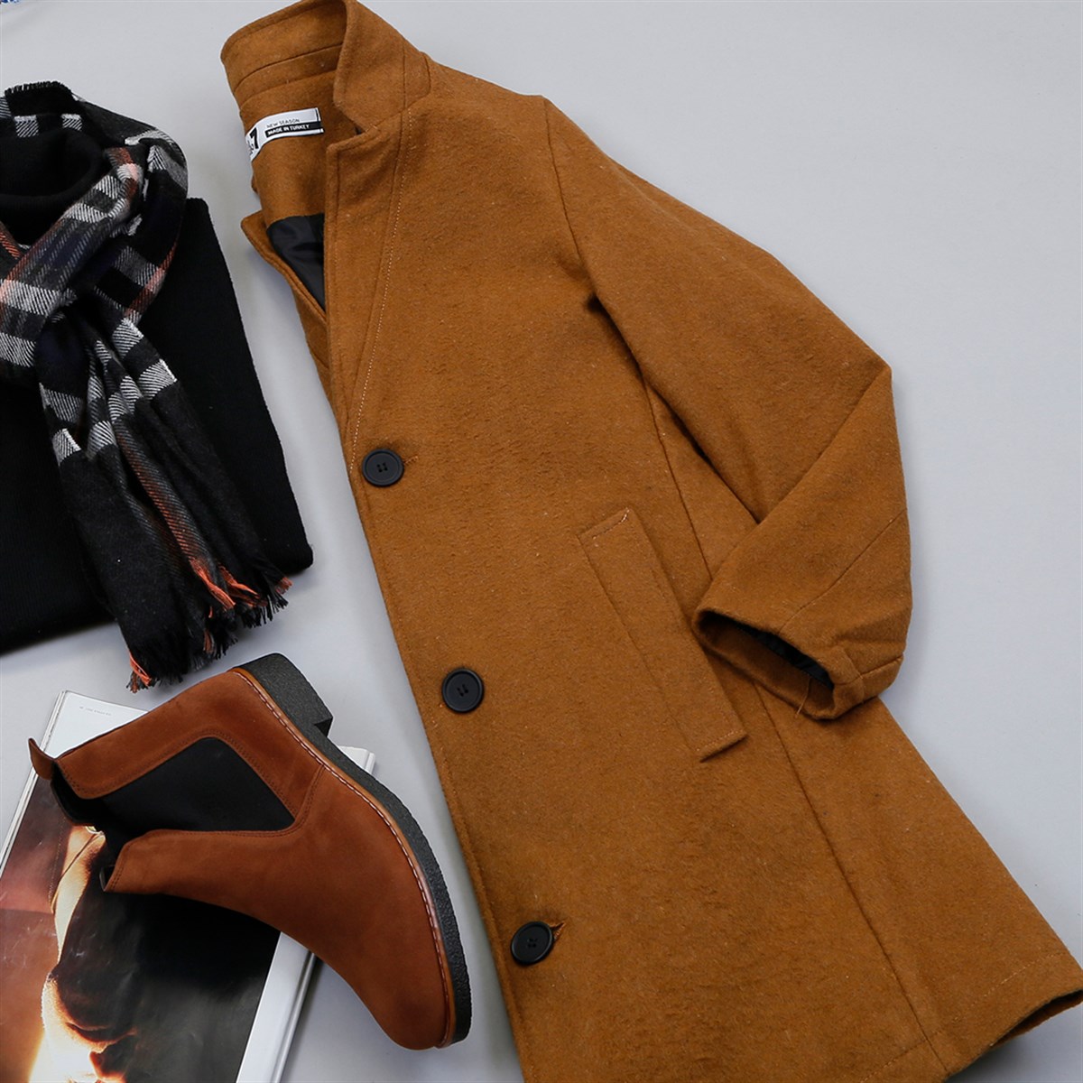 Taba Kaşe Kaban Boğazlı Kazak Pantolon Atkı Bot Kombin