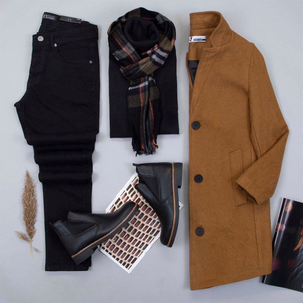 Taba Kaşe Kaban Boğazlı Kazak Pantolon Atkı Bot Kombin