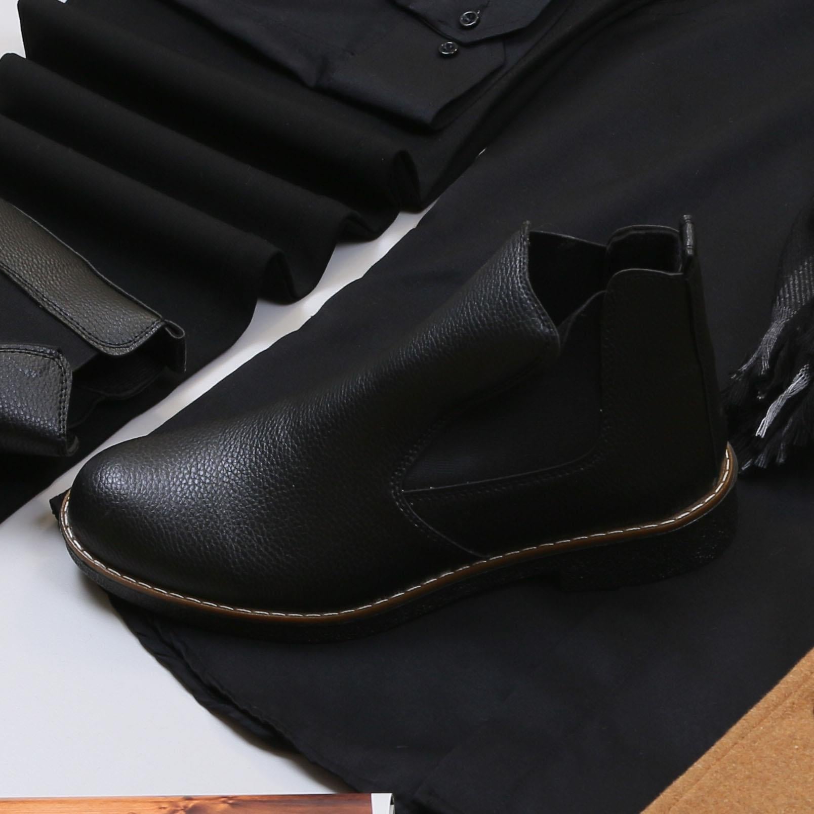 Taba Kaşe Kaban Gömlek Pantolon Bot Kombin