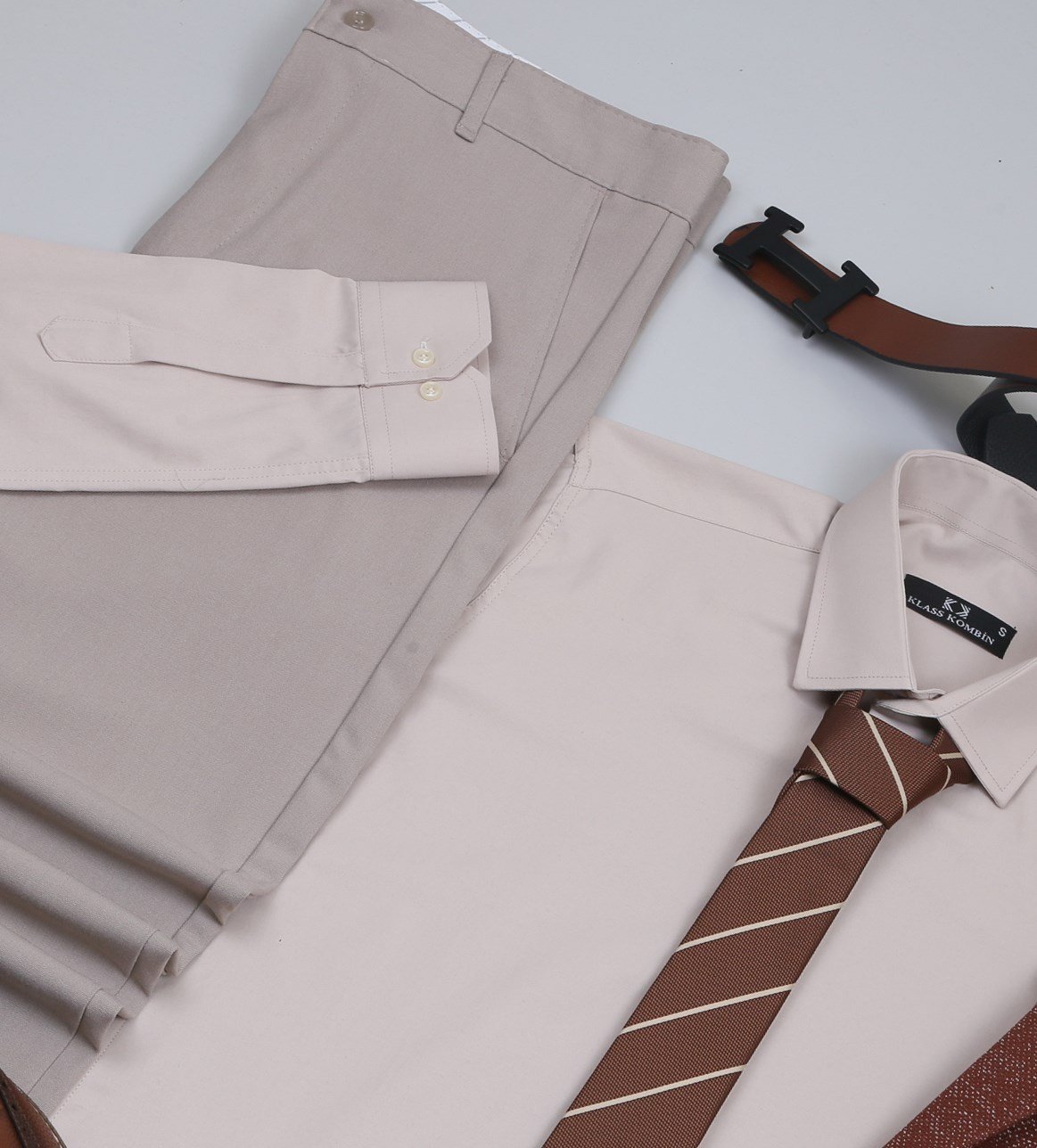 taba Kırçıllı  Blazer Ceket Bej Gömlek Bej Pantolon Taba Ayakkabı Kombin