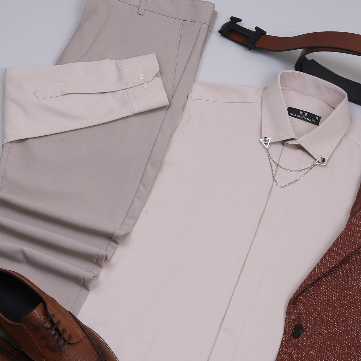 taba Kırçıllı  Blazer Ceket Bej Gömlek Bej Pantolon Taba Ayakkabı Kombinİ