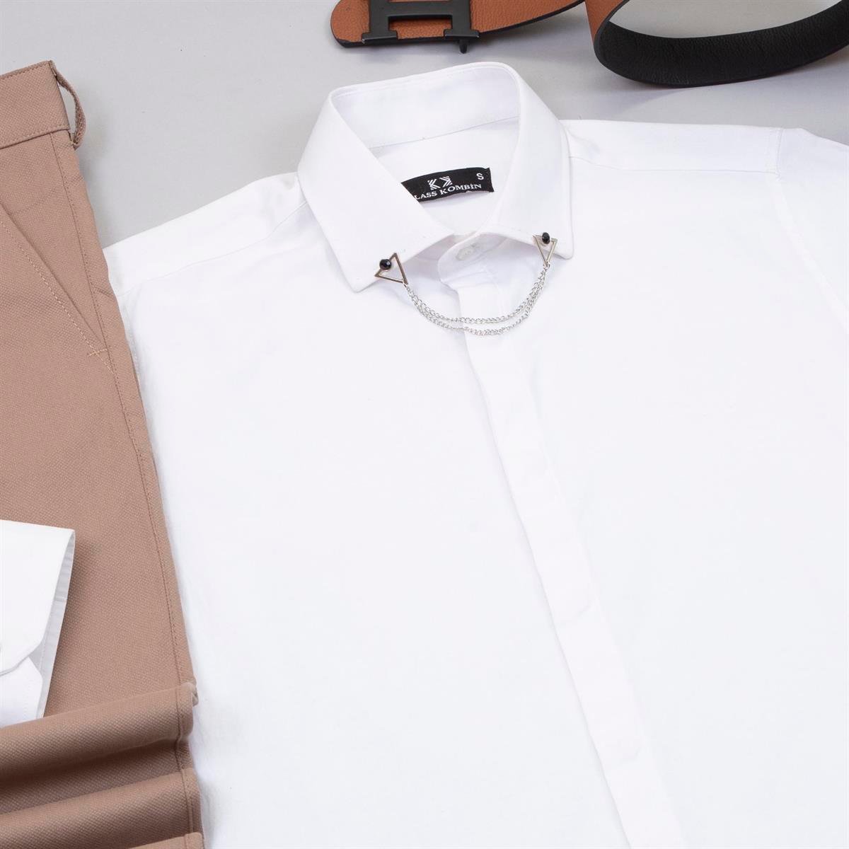 Taba Pantolon Beyaz Gömlek Ayakkabı Kombin