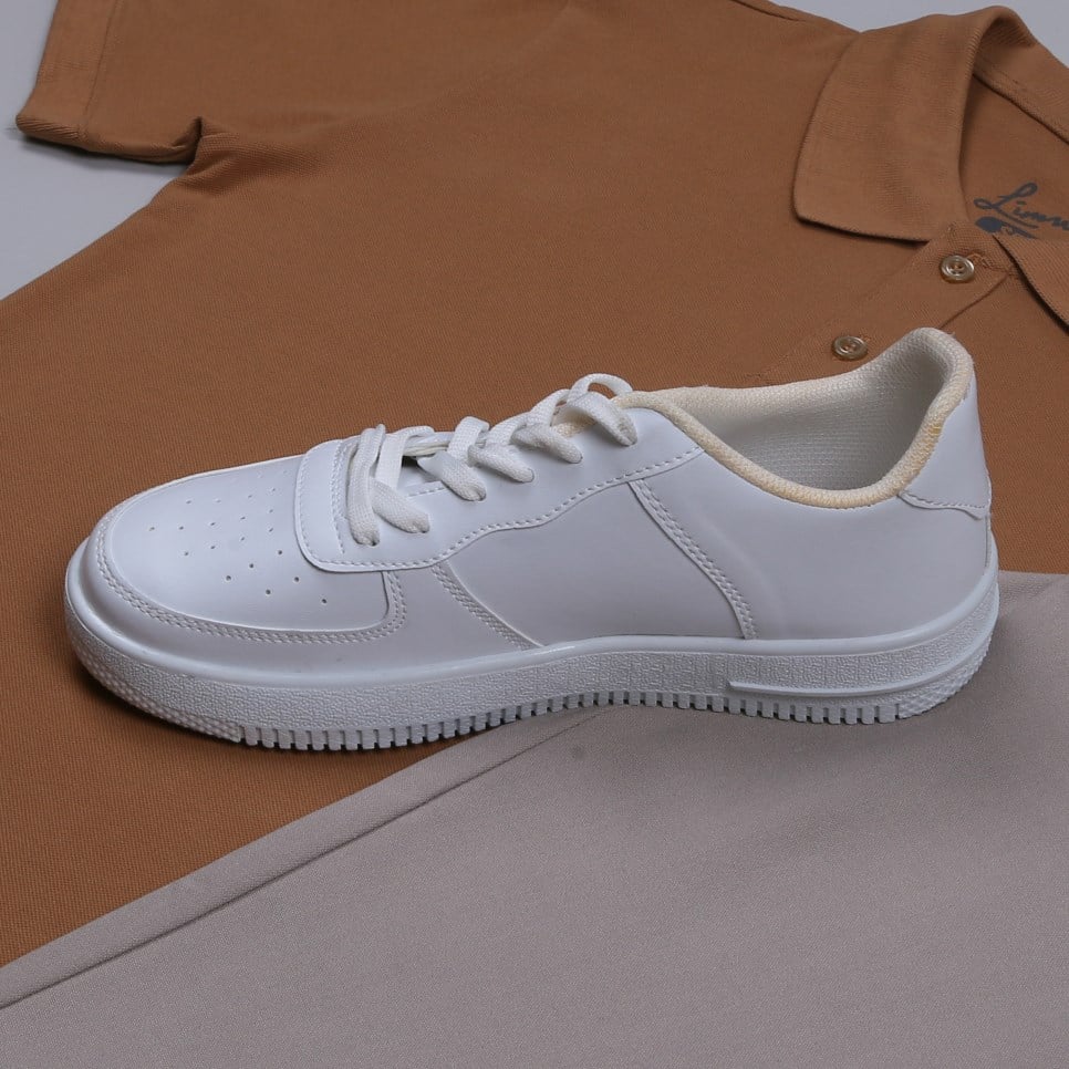 Taba Polo Yaka Tişört Bej kumaş  pantolon  ayakkabı Kombin