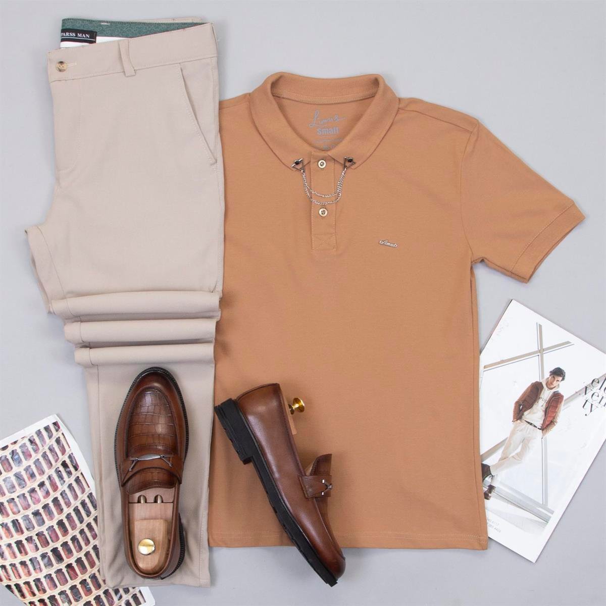 Taba Polo Yaka Tişört Pantolon Ayakkabı Kombin