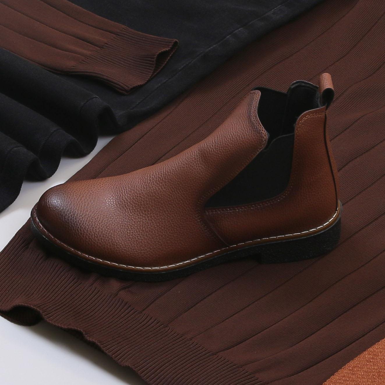 Tarçın Dik Yaka Blazer Ceket Triko Kazak Pantolon Bot Kombin