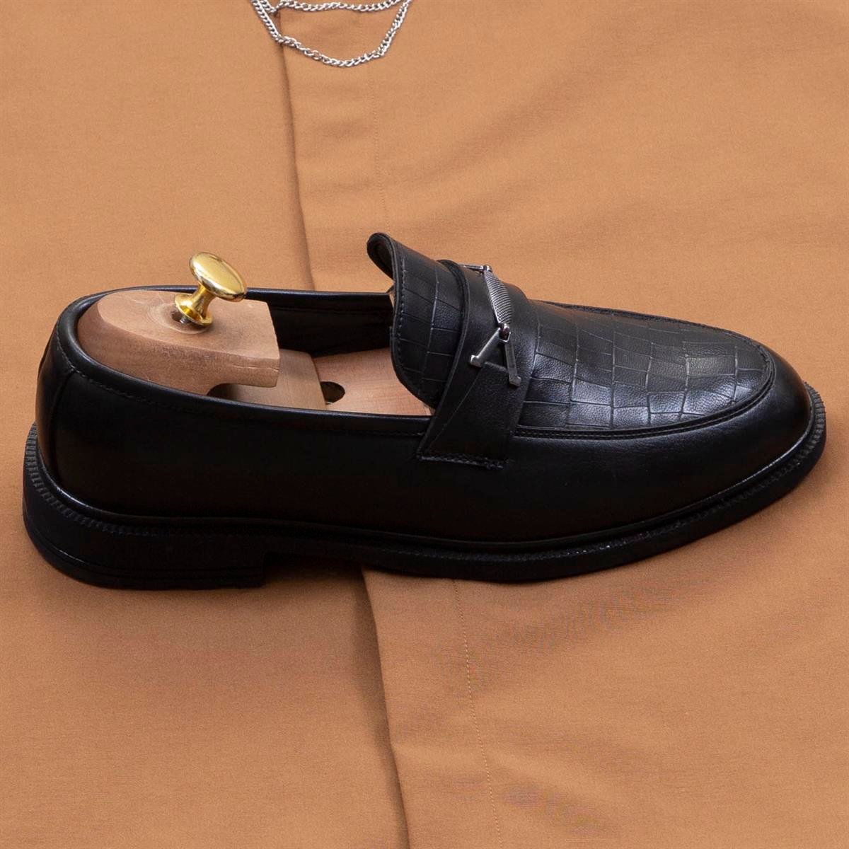 Tarçın Gömlek Pantolon Ayakkabı Kombin