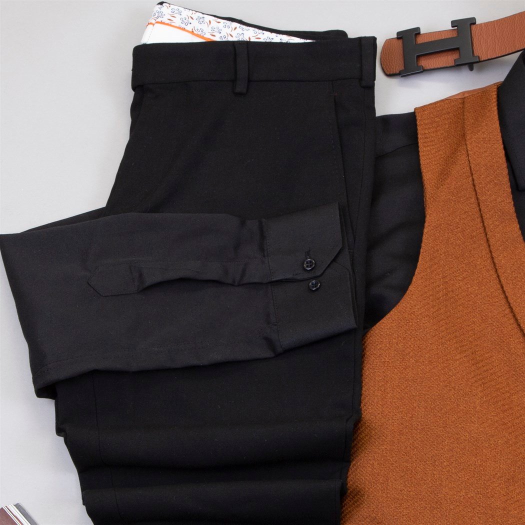 Tarçın Klasik Yelek Gömlek Pantolon Ayakkabı Kombin