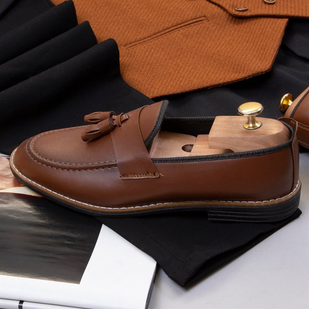 Tarçın Klasik Yelek Gömlek Pantolon Ayakkabı Kombin