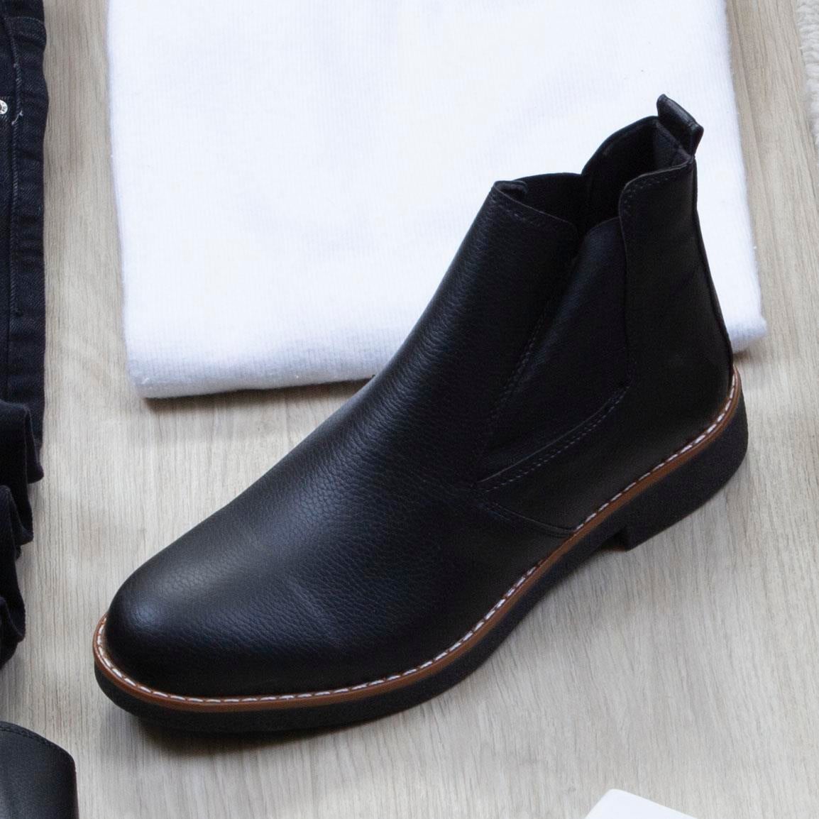 Taşlanmış Siyah Kot Ceket Boğazlı Body Pantolon Bot Kombin