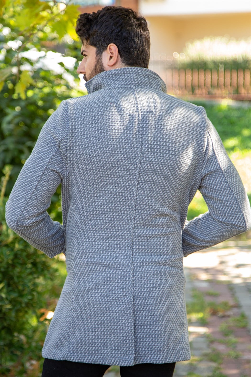 Uzun kaşe beyaz çizgisel desenli gri ceket