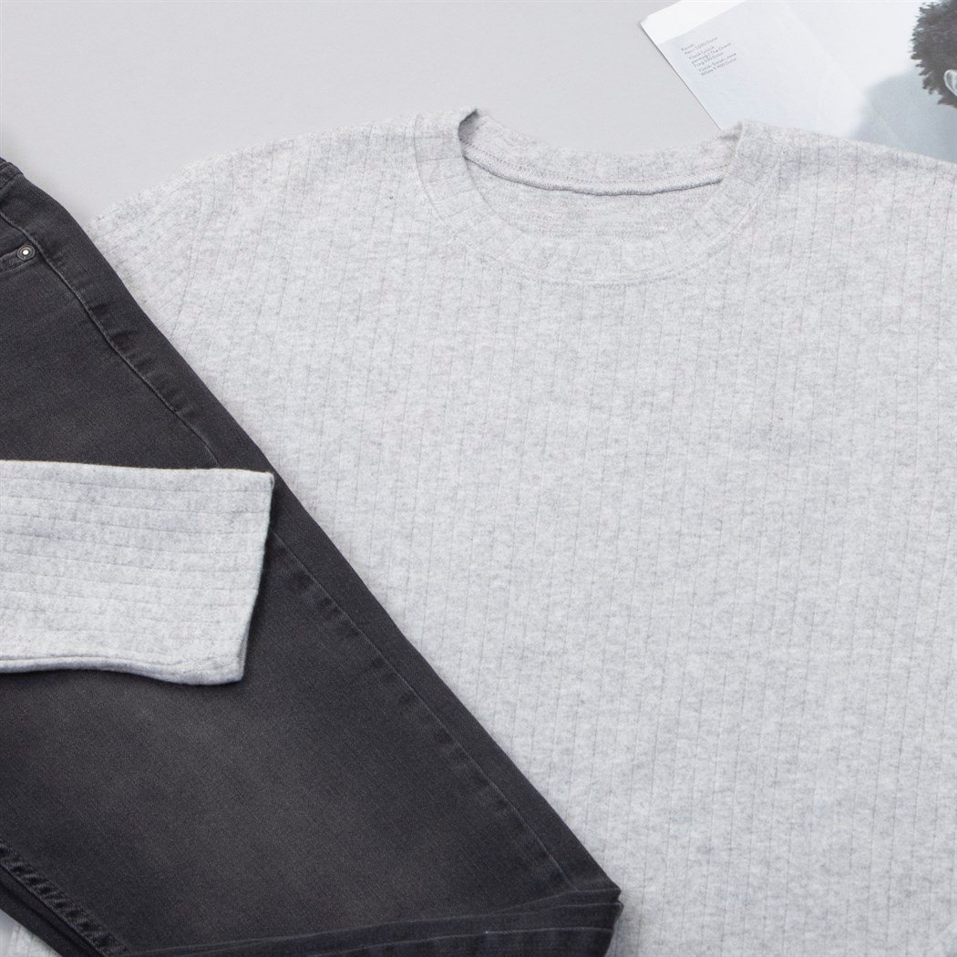 Uzun Kollu Gri Body Pantolon Bot Kombin