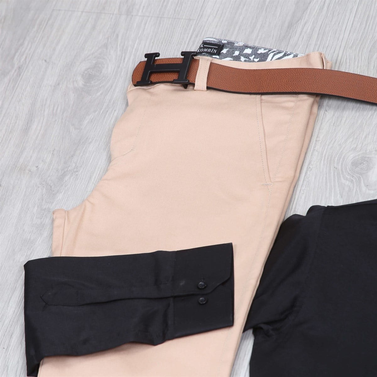 Vizon Kumaş Siyah Gömlek  Ayakkabı Kombini