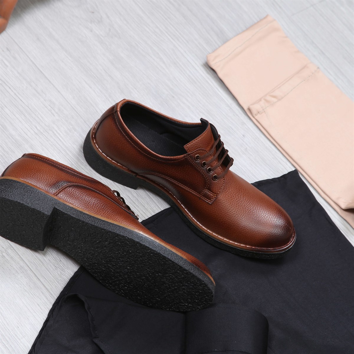 Vizon Kumaş Siyah Gömlek  Ayakkabı Kombini