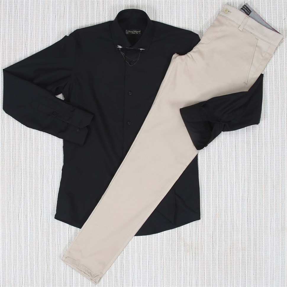 Vizon Pantolon Beyaz Gömlek Yaka Zinciri Kombin