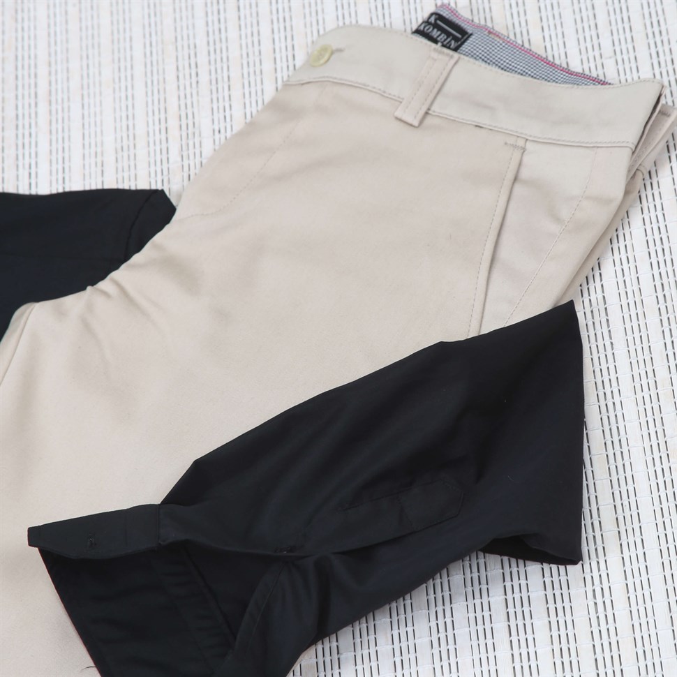 Vizon Pantolon Beyaz Gömlek Yaka Zinciri Kombin