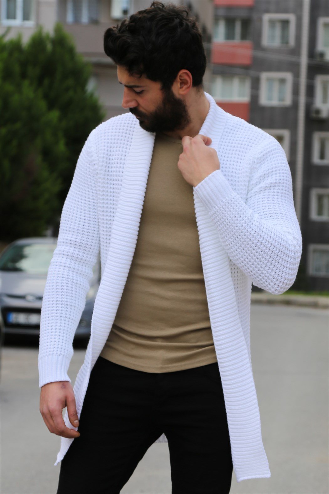 Yakalı Beyaz Uzun Hırka