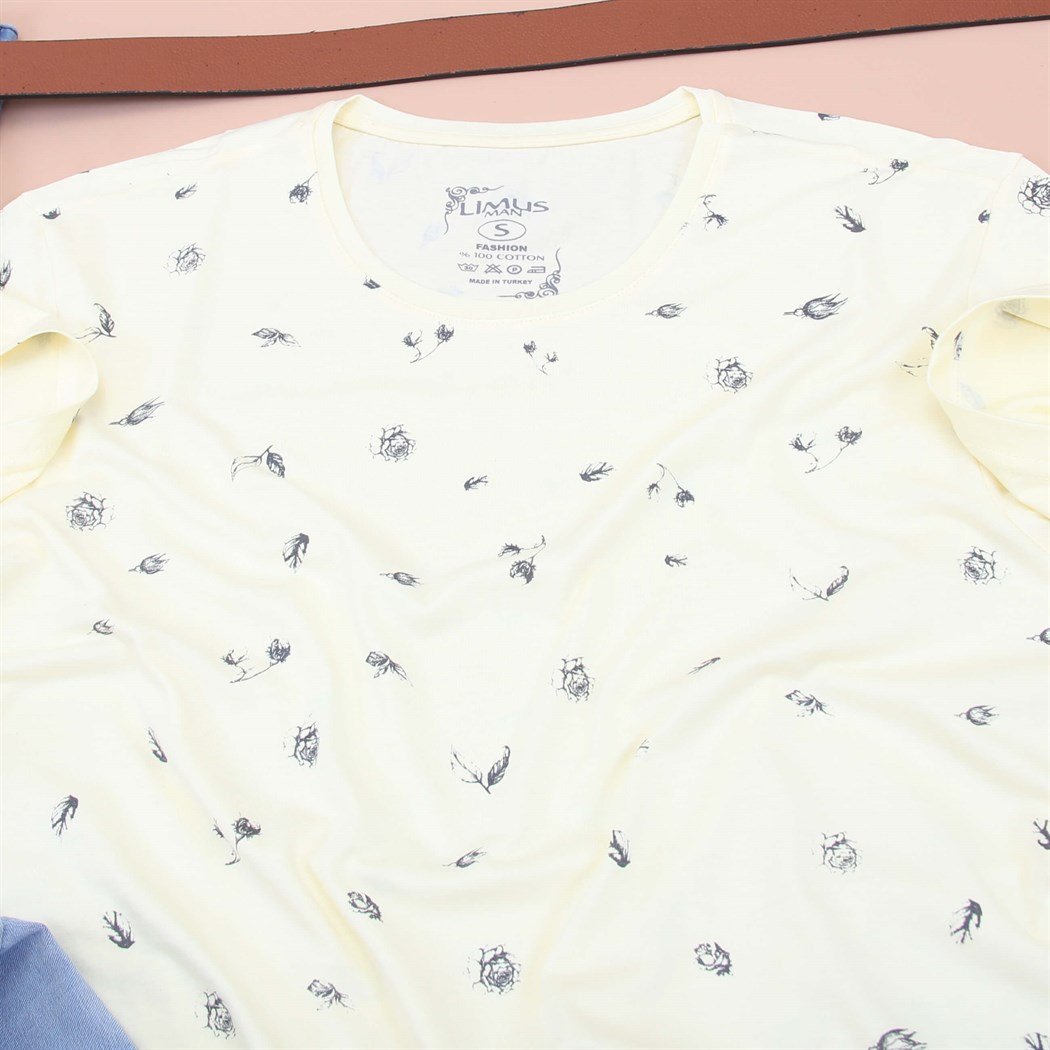 Yeni Sezon T-Shirt Kot Pantolon Spor Ayakkabı Kombini 