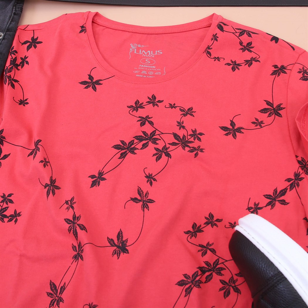 Yeni Sezon T-Shirt Kot Pantolon Spor Ayakkabı Kombini 