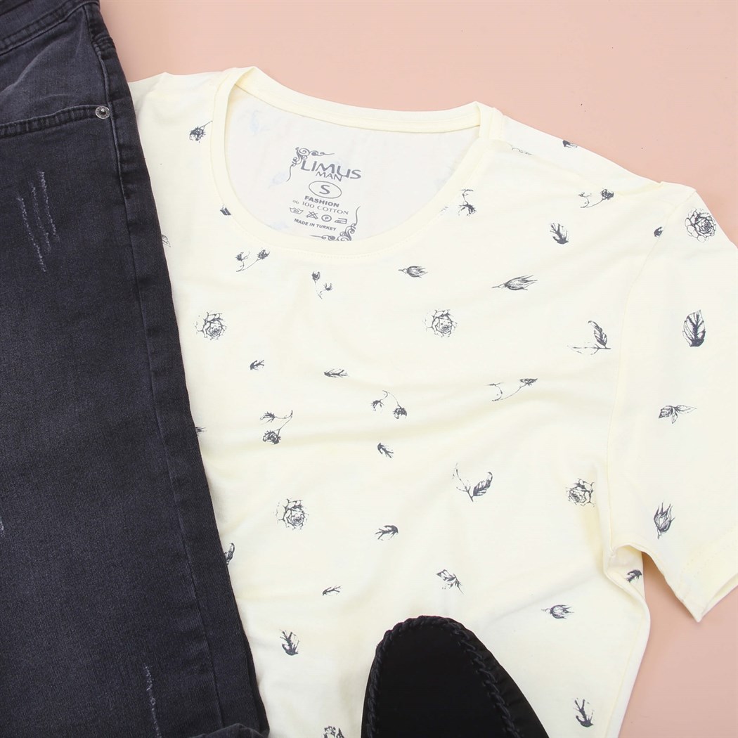 Yeni Sezon T-Shirt Siyah Kot Pantolon Spor Ayakkabı Kombini 