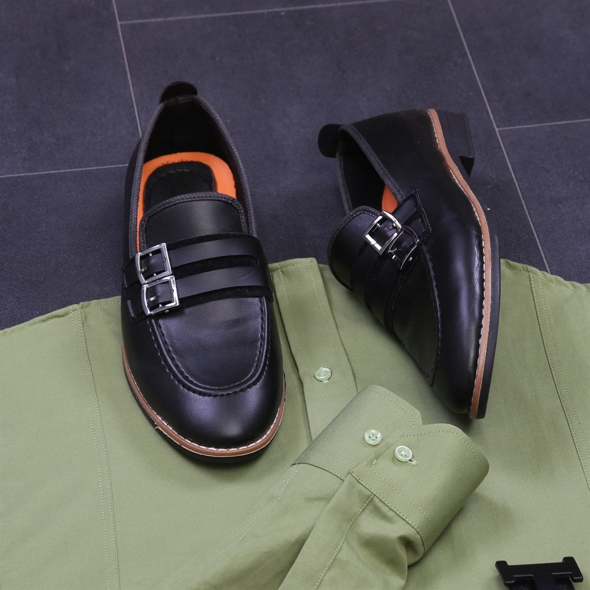 Yeşil  Gömlek Siyah Pantolon Siyah Ayakkabı Kombini