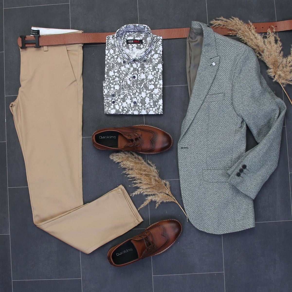 Yeşil Blazer Ceket Kum Pantolon Gömlek Ayakkabı Kombini