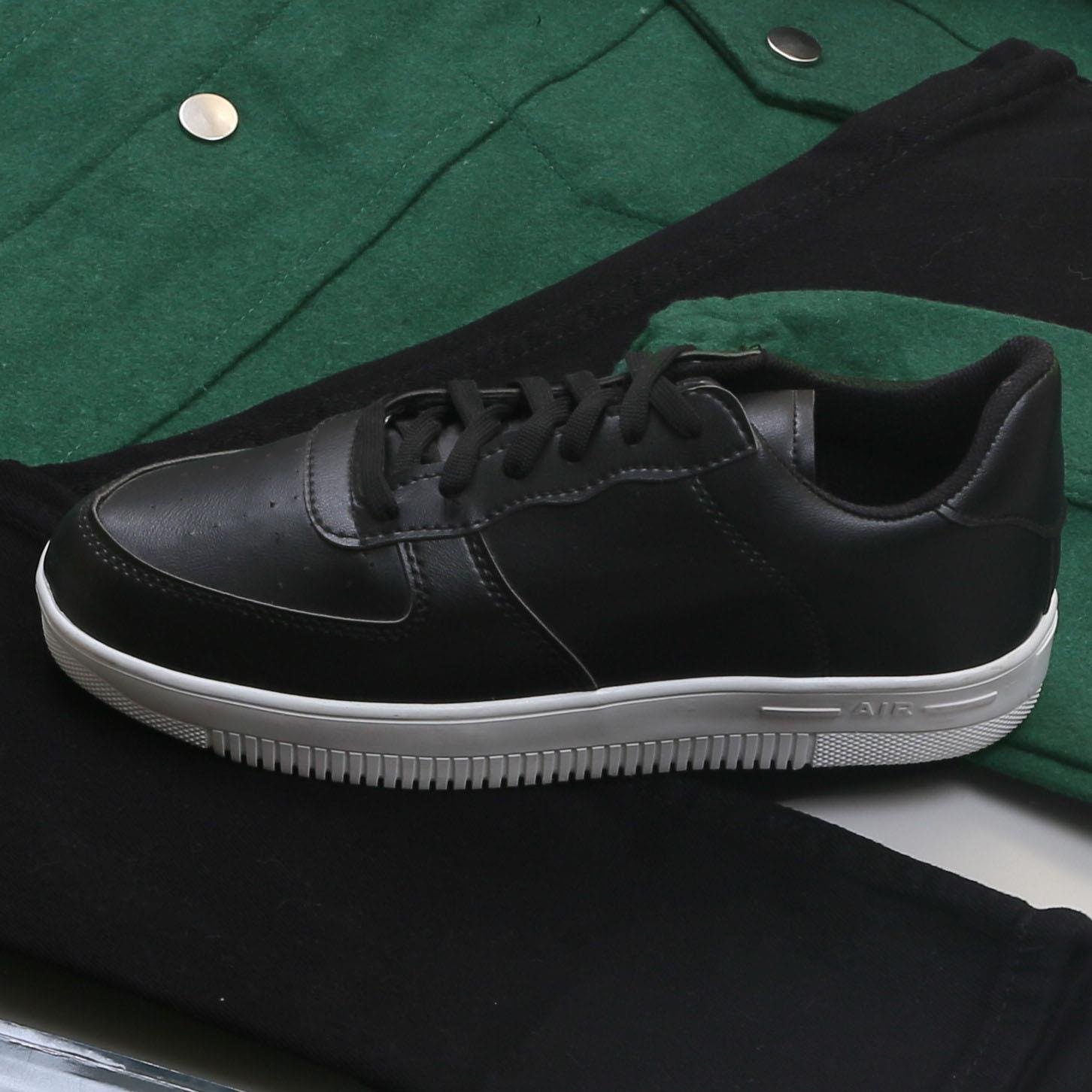 Yeşil Kaşe Ceket Tişört Pantolon Ayakkabı Kombin